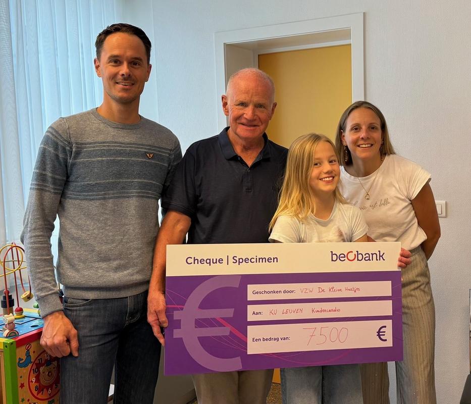 Overhandiging cheque kindercardiologie