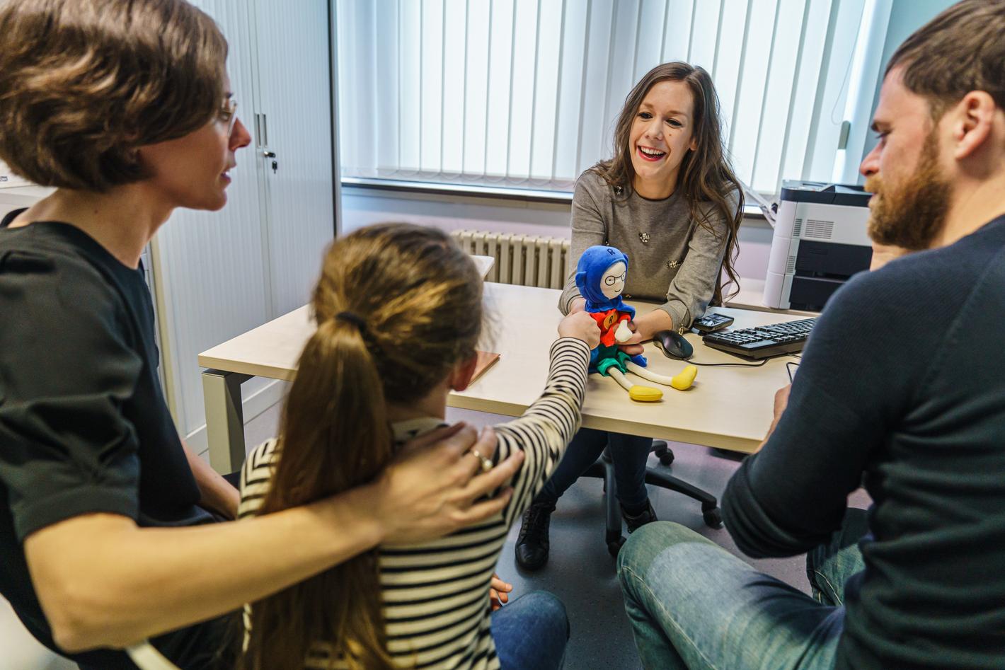 De Kanjerketting is een extra steuntje. Bij een bepaalde behandeling, een bepaald onderzoek of een gebeurtenis krijg je een KanjerKraal voor je ketting.